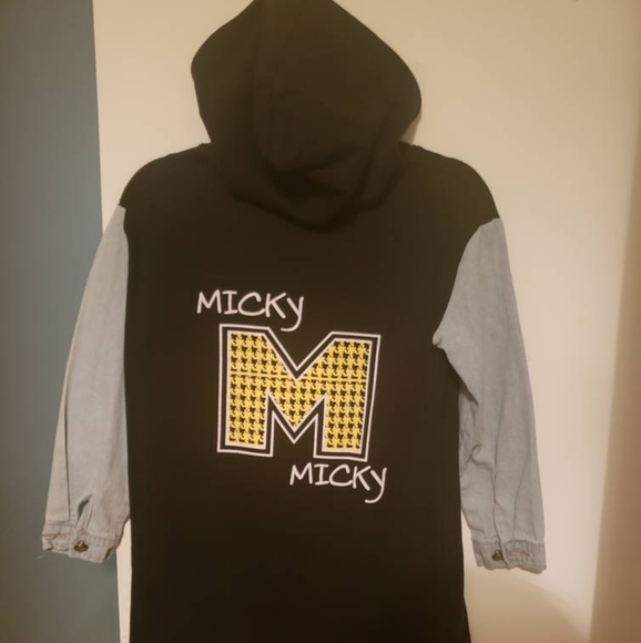 Unique Mickey Mouse Sweater - Picture 3 of 3